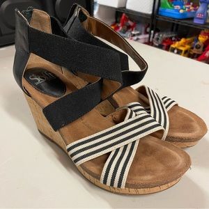 Sofft wedges size 8